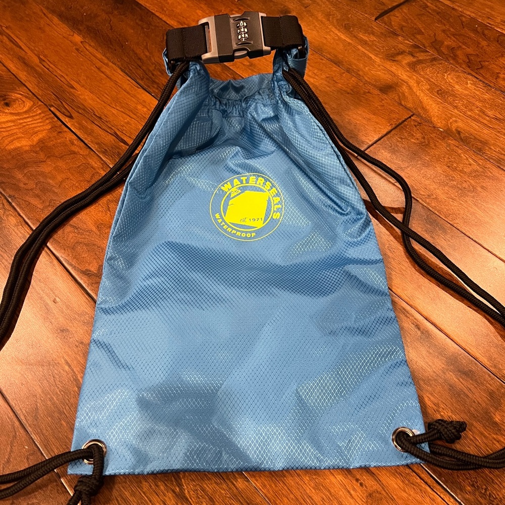 Locking waterproof Drawstring Bag
